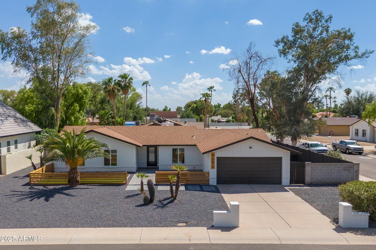 9205 E Laurel Ln., Scottsdale, AZ 85260