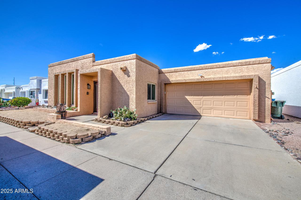 830 E Michelle Dr., Phoenix, AZ 85022