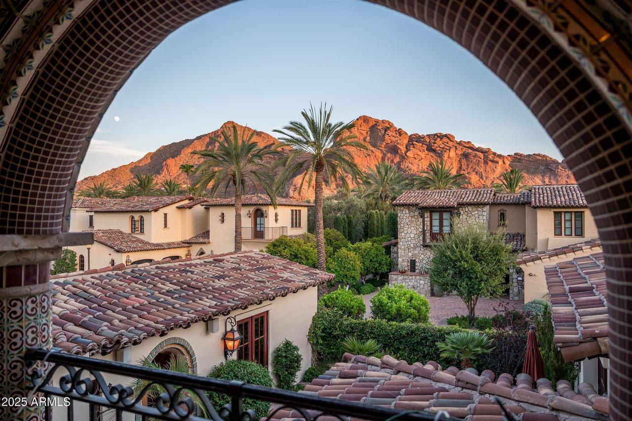 4949 E Lincoln Dr. #11, Paradise Valley, AZ 85253