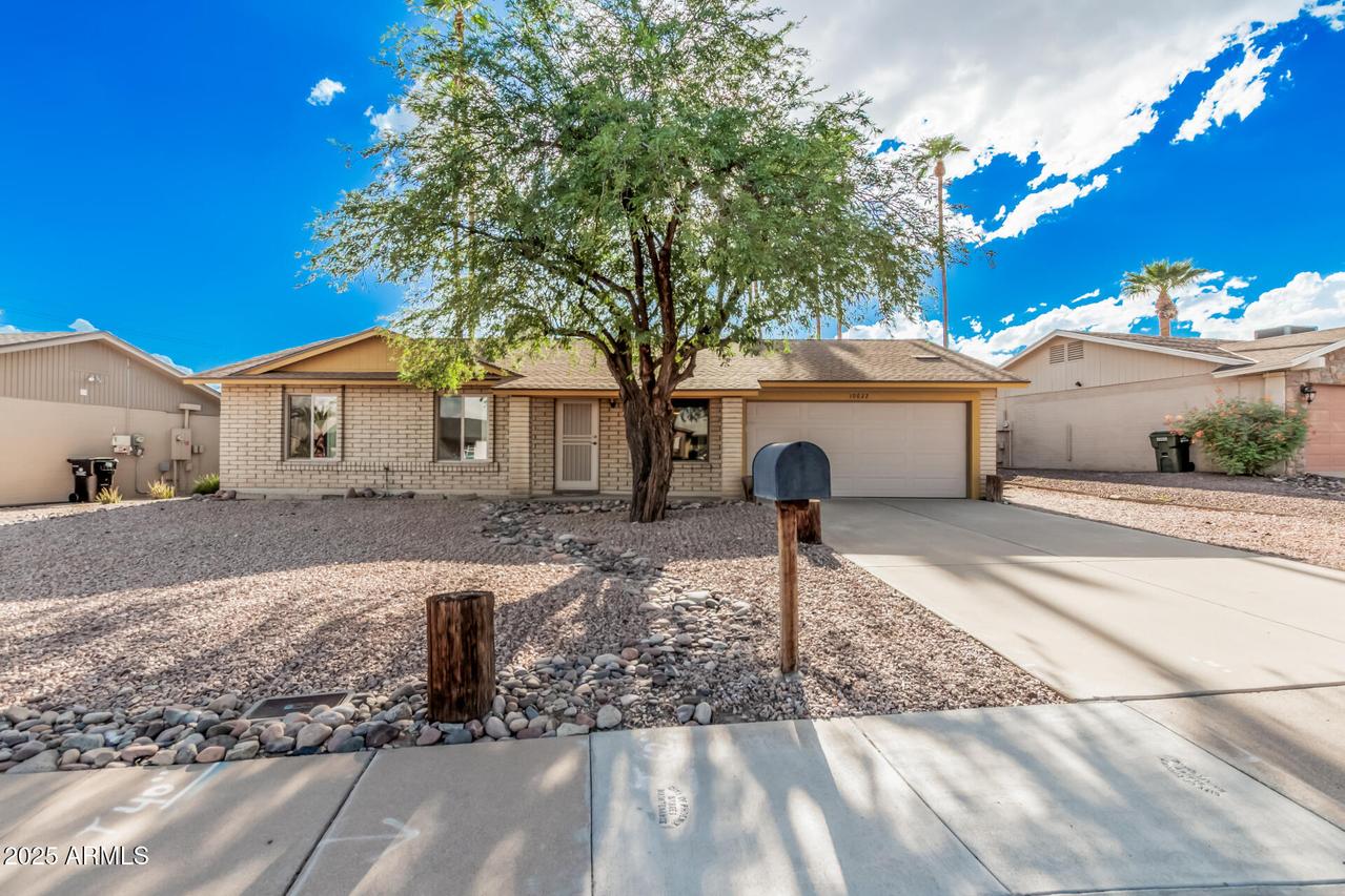 10622 S 44th St., Phoenix, AZ 85044