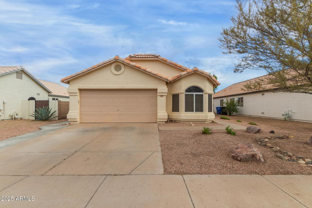 202 W Caroline Ln., Chandler, AZ 85225