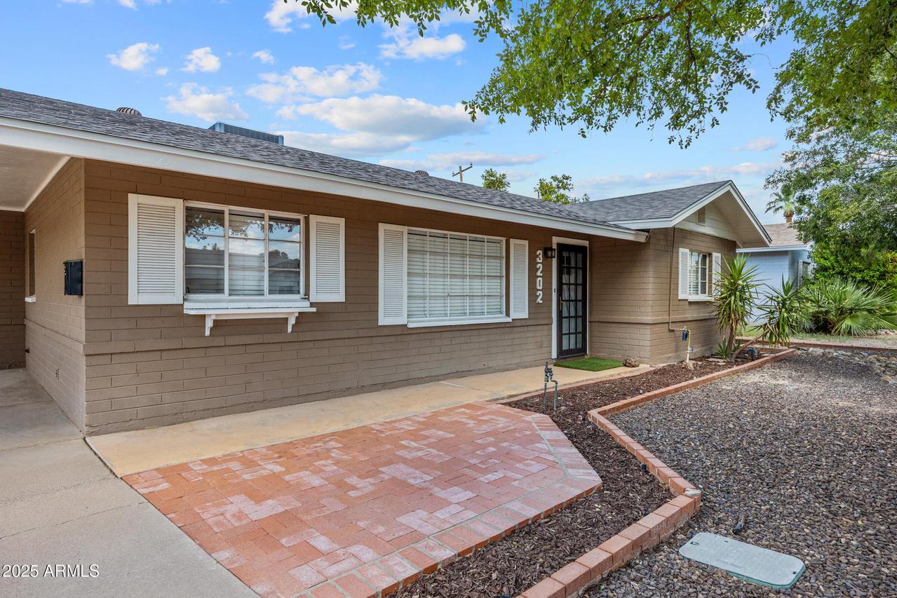3202 N 21st St., Phoenix, AZ 85016