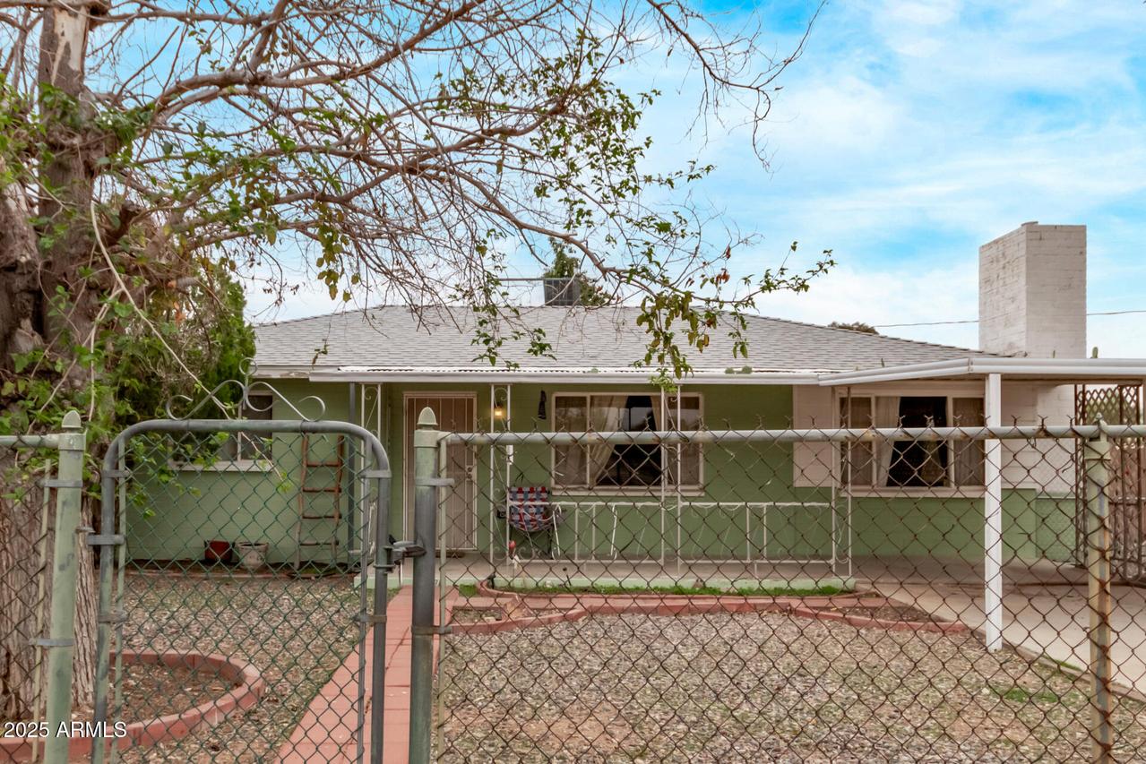 270 Debs Cir., Morristown, AZ 85342