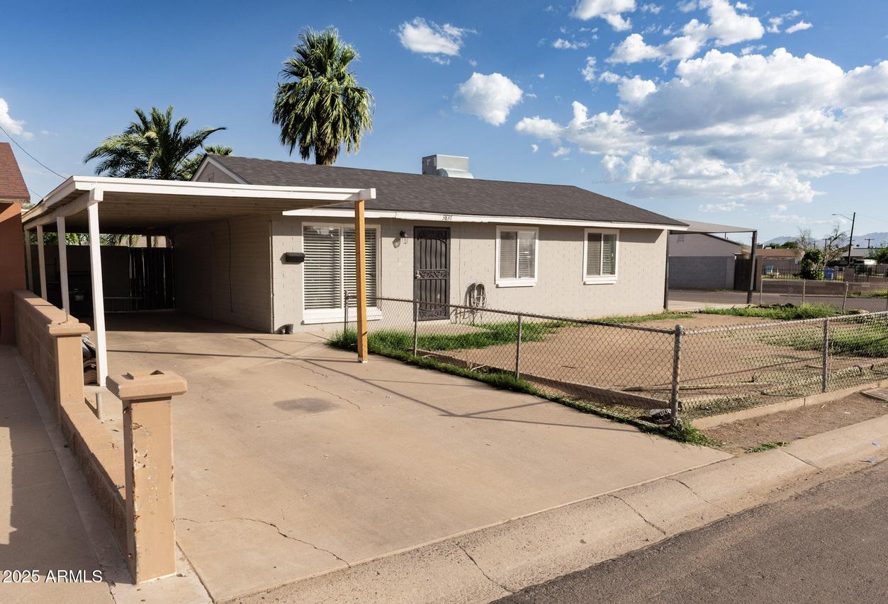 3837 W Cypress St., Phoenix, AZ 85009