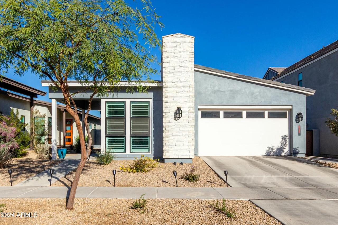 824 E Monte Way, Phoenix, AZ 85042