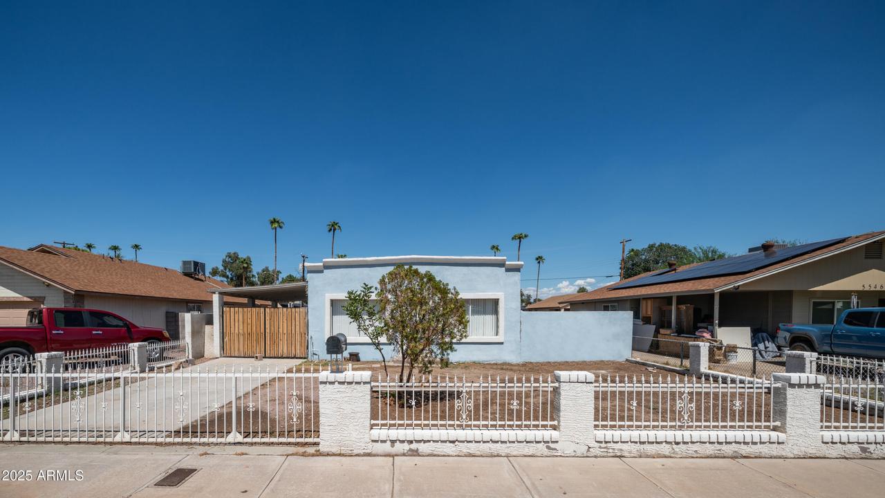 5550 W Gardenia Ave., Glendale, AZ 85301