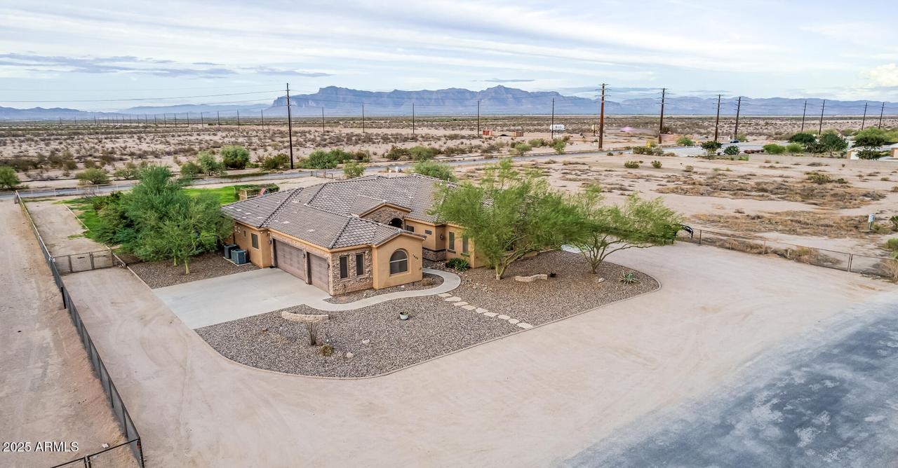 1602 E Lobo St., San Tan Valley, AZ 85140