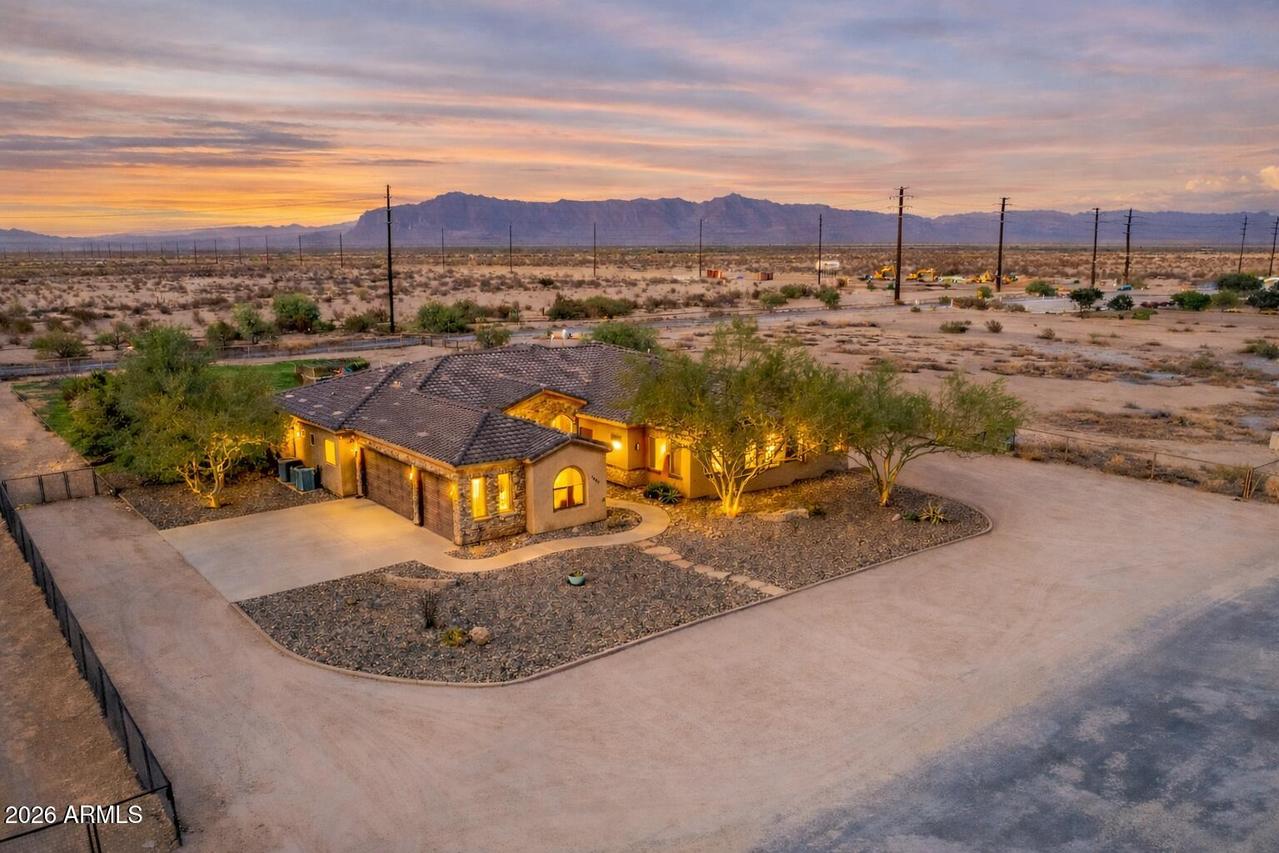 1602 E Lobo St., San Tan Valley, AZ 85140