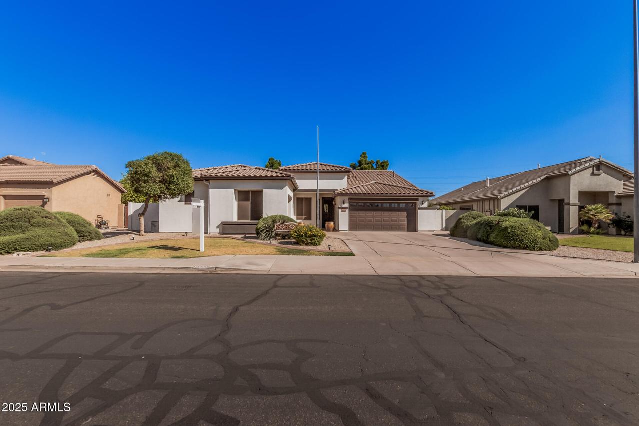 10529 E Posada Ave., Mesa, AZ 85212