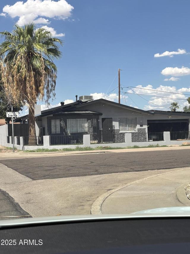 2414 W Sierra St., Phoenix, AZ 85029