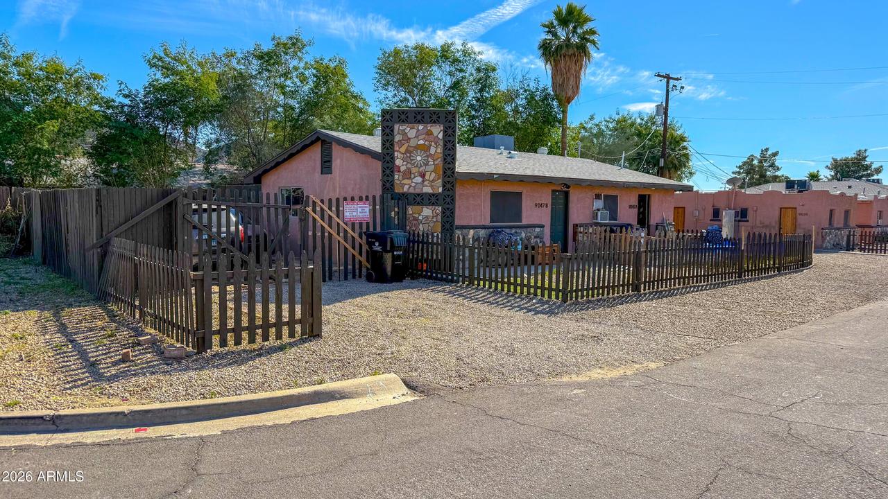 9033 N 11th St., Phoenix, AZ 85020