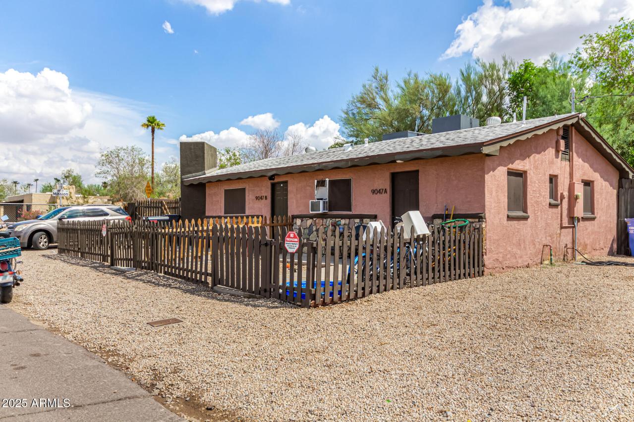 9047 N 11th St., Phoenix, AZ 85020
