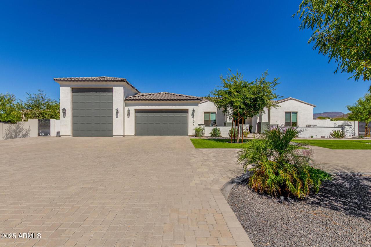 37233 N 11th Ave., Phoenix, AZ 85086