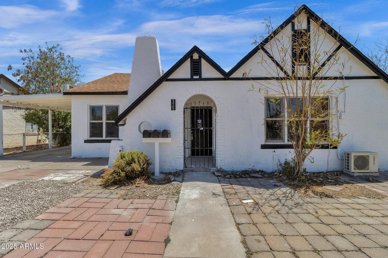 325 N 17th Dr., Phoenix, AZ 85007