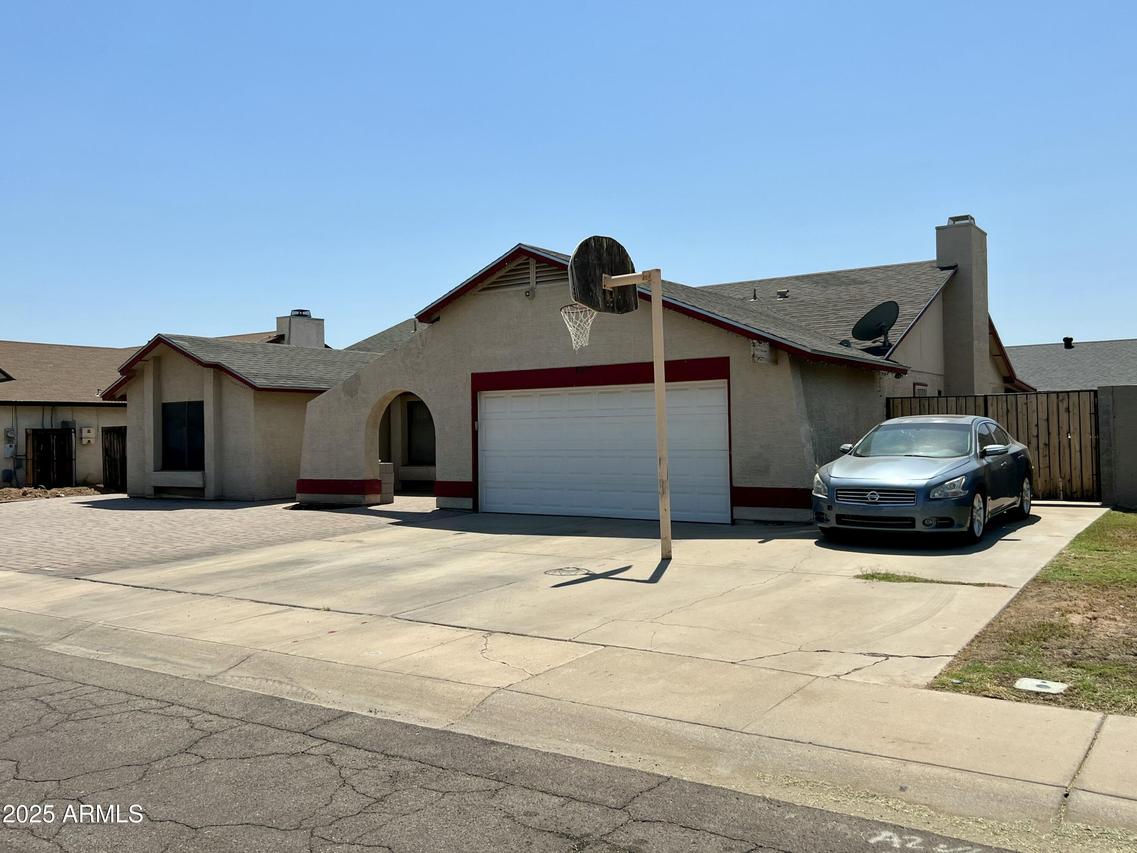 8007 W Tuckey Ln., Glendale, AZ 85303