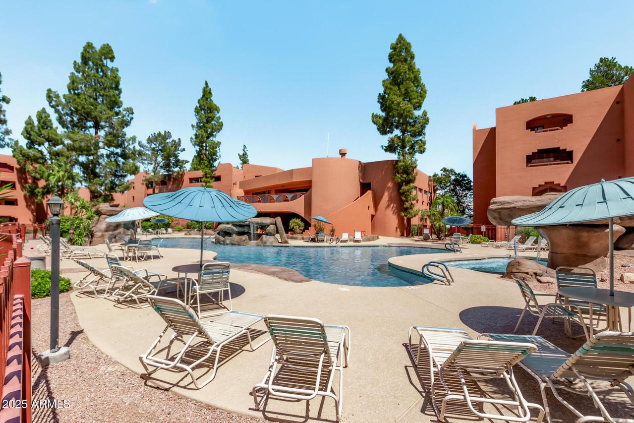 12212 N Paradise Village Pkwy. #123, Phoenix, AZ 85032