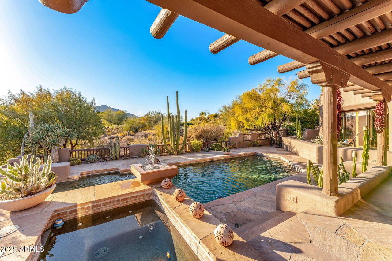 1084 N Boulder Dr., Carefree, AZ 85377