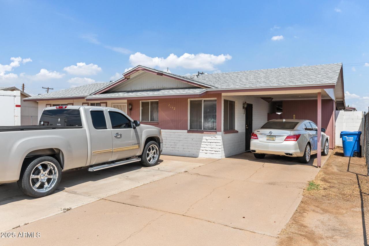 2242 E Chipman Rd., Phoenix, AZ 85040
