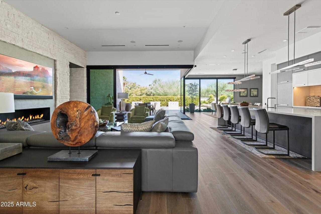 6838 E Joshua Tree Ln., Paradise Valley, AZ 85253