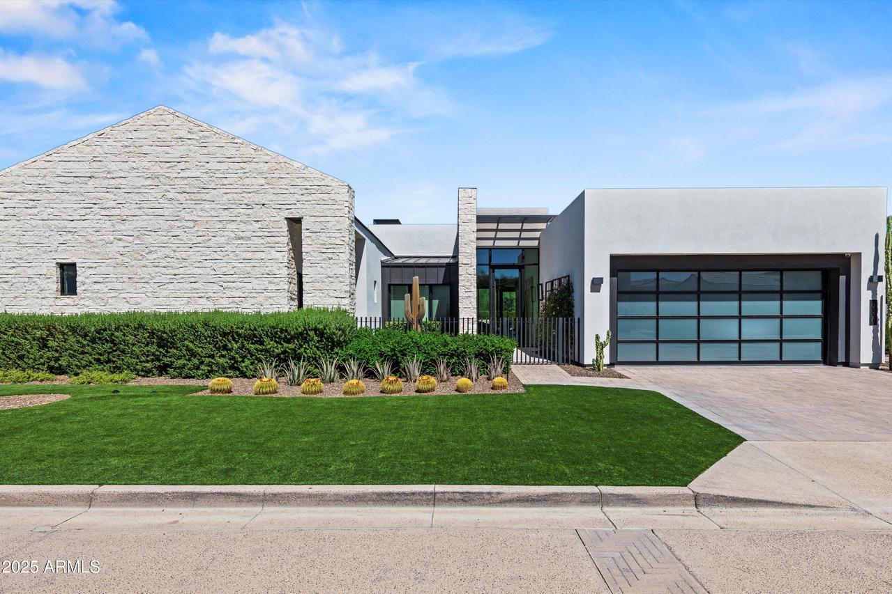 6838 E Joshua Tree Ln., Paradise Valley, AZ 85253