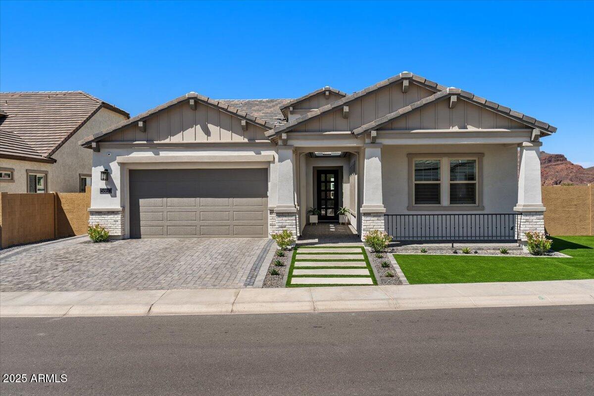 5860 E Sanford St., Mesa, AZ 85215