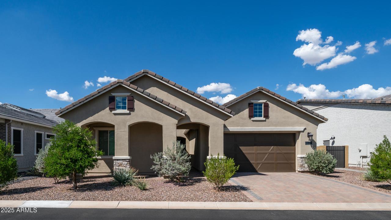8032 E June Cir., Mesa, AZ 85207