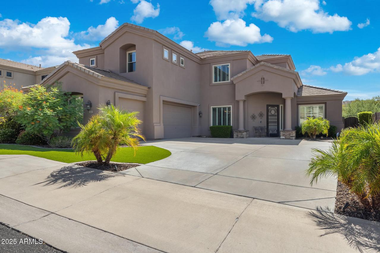 441 W Desert Flower Ln., Phoenix, AZ 85045