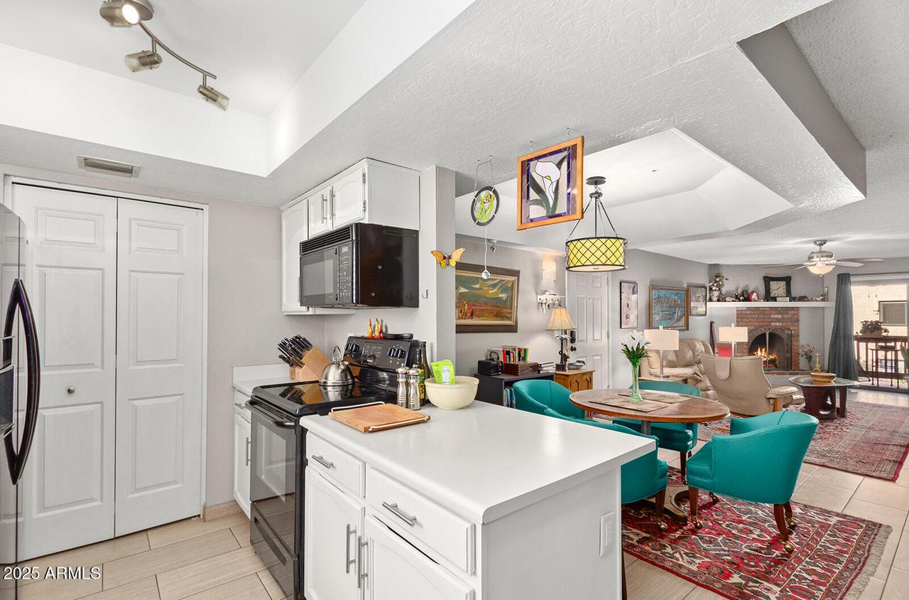 3031 N Civic Center Plz. #230, Scottsdale, AZ 85251