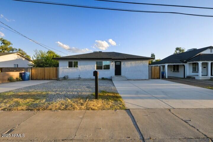427 E Crescent Ave., Mesa, AZ 85204