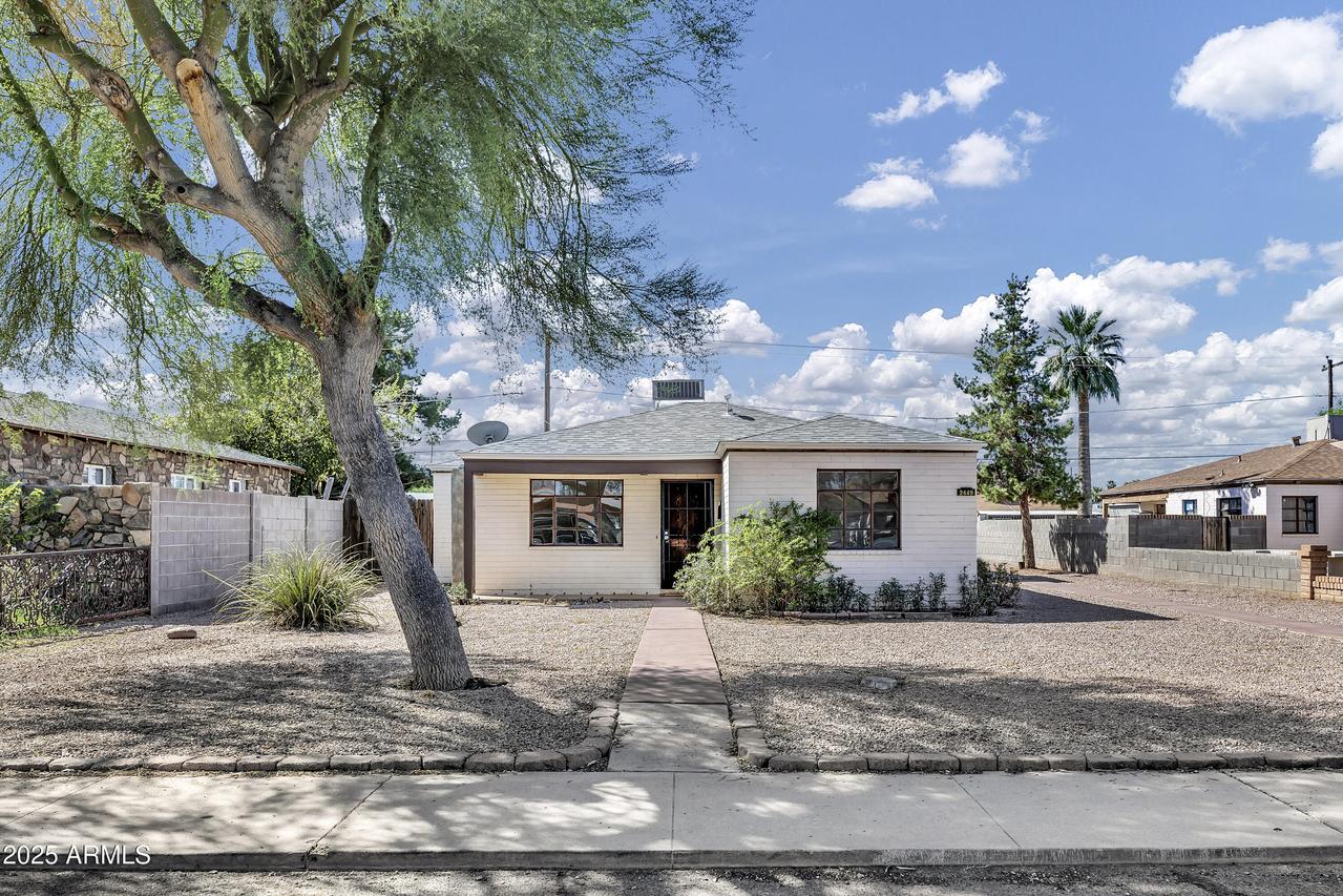 2449 E Fairmount Ave., Phoenix, AZ 85016