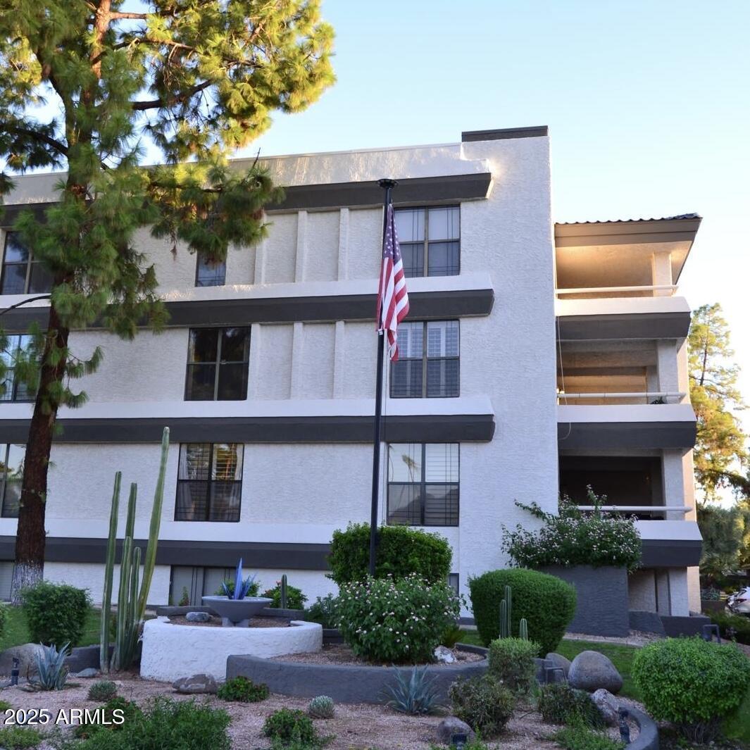 5102 N 31st Pl. #412, Phoenix, AZ 85016