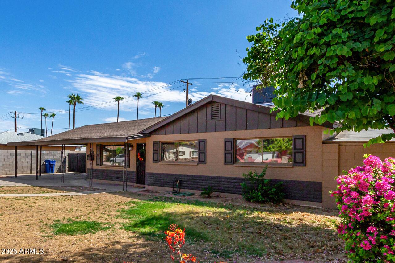 2041 E 3rd Dr., Mesa, AZ 85204