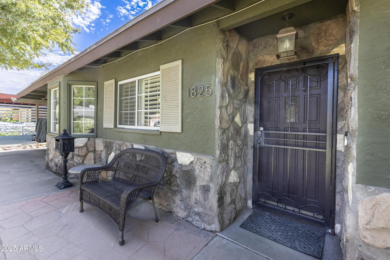 1825 E Medlock Dr., Phoenix, AZ 85016