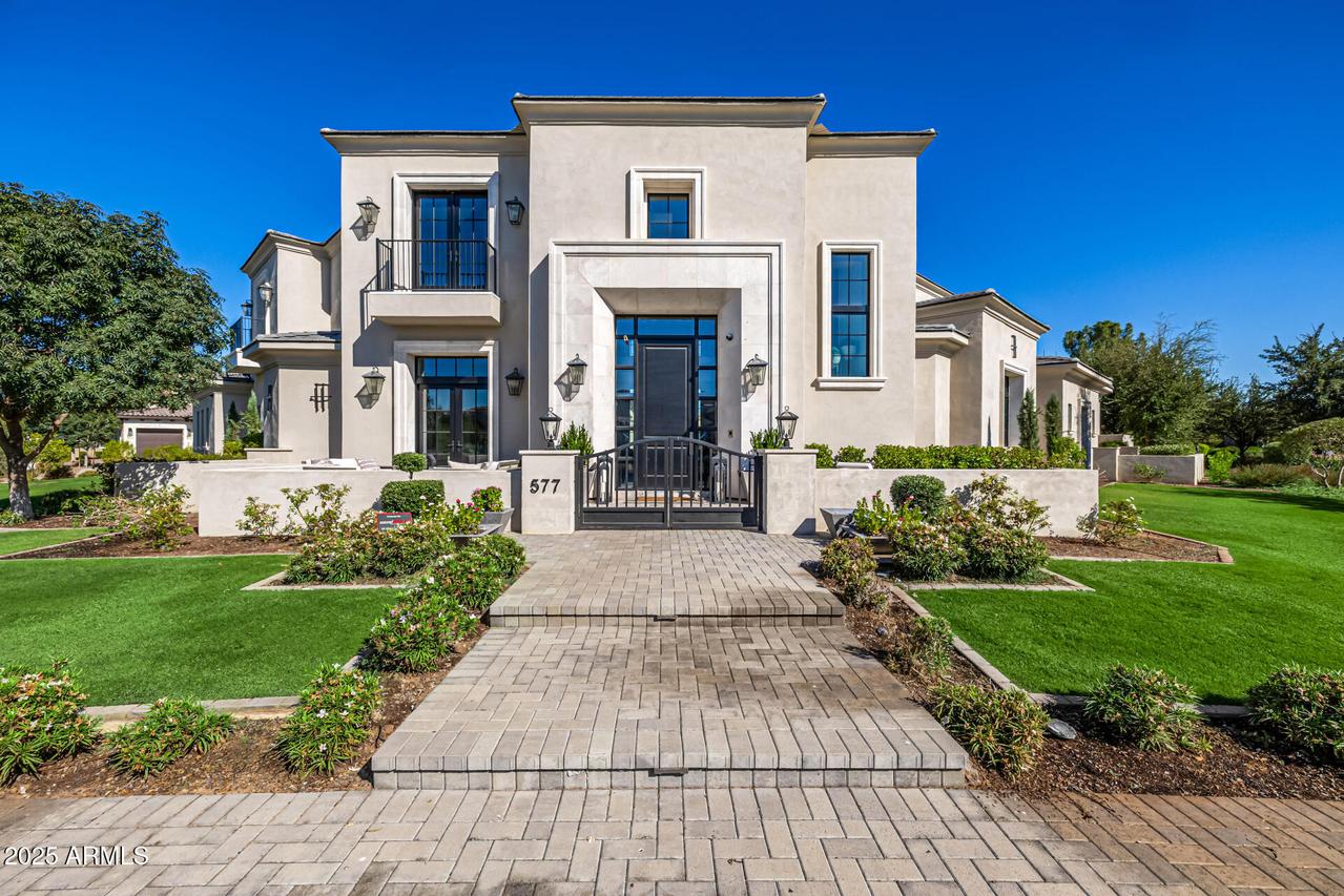 577 W Horseshoe Pl., Chandler, AZ 85248