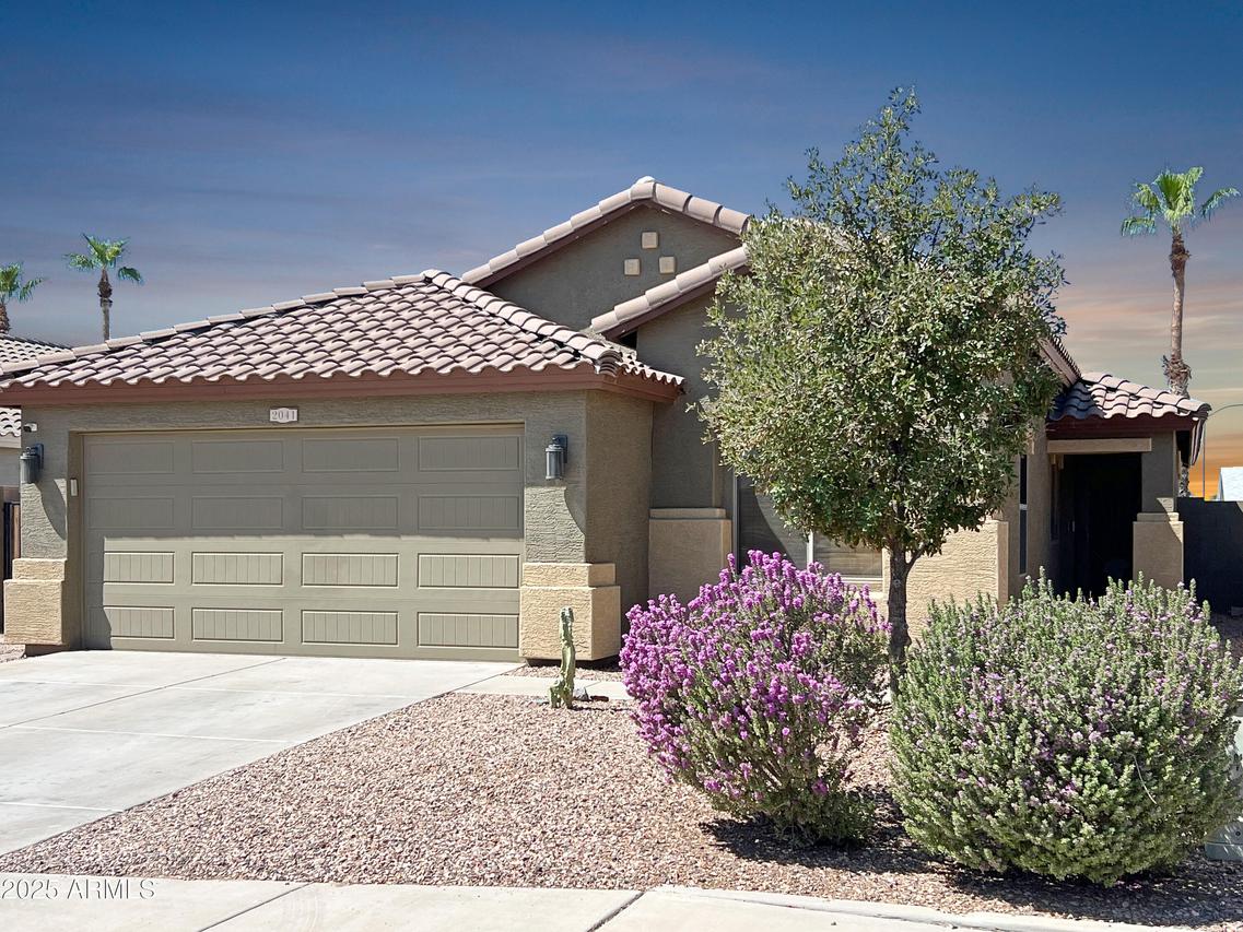 2041 N Thunderbird Ave., Casa Grande, AZ 85122