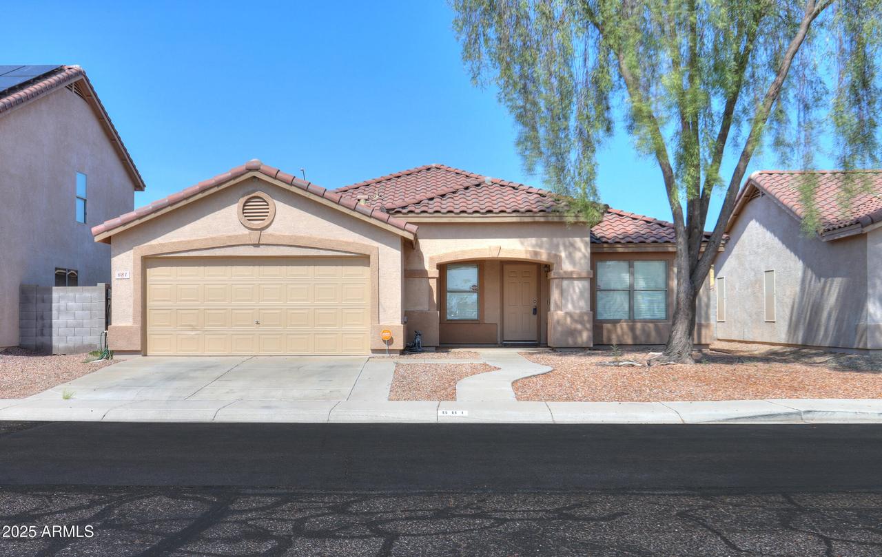 681 W Racine Loop, Casa Grande, AZ 85122