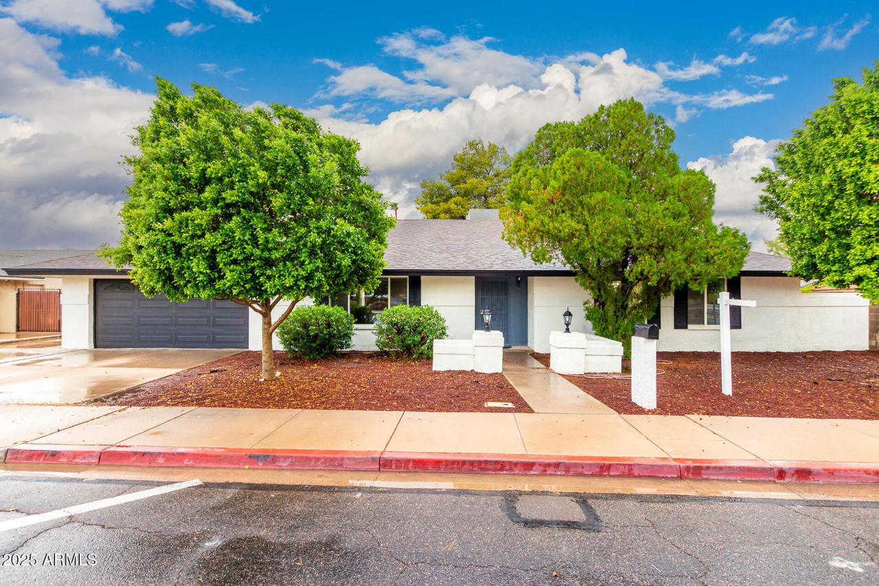 2722 S Pennington, Mesa, AZ 85202