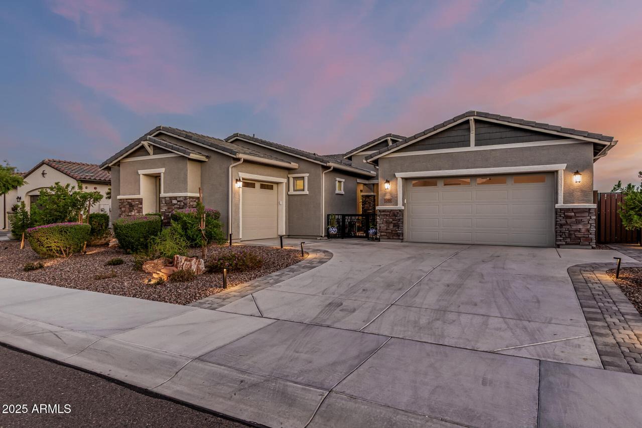 12487 W Oyer Ln., Peoria, AZ 85383