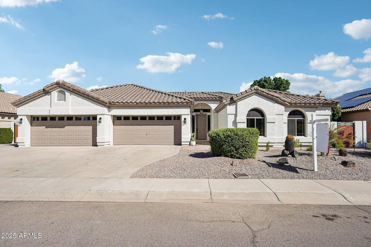 7000 W Firebird Dr., Glendale, AZ 85308