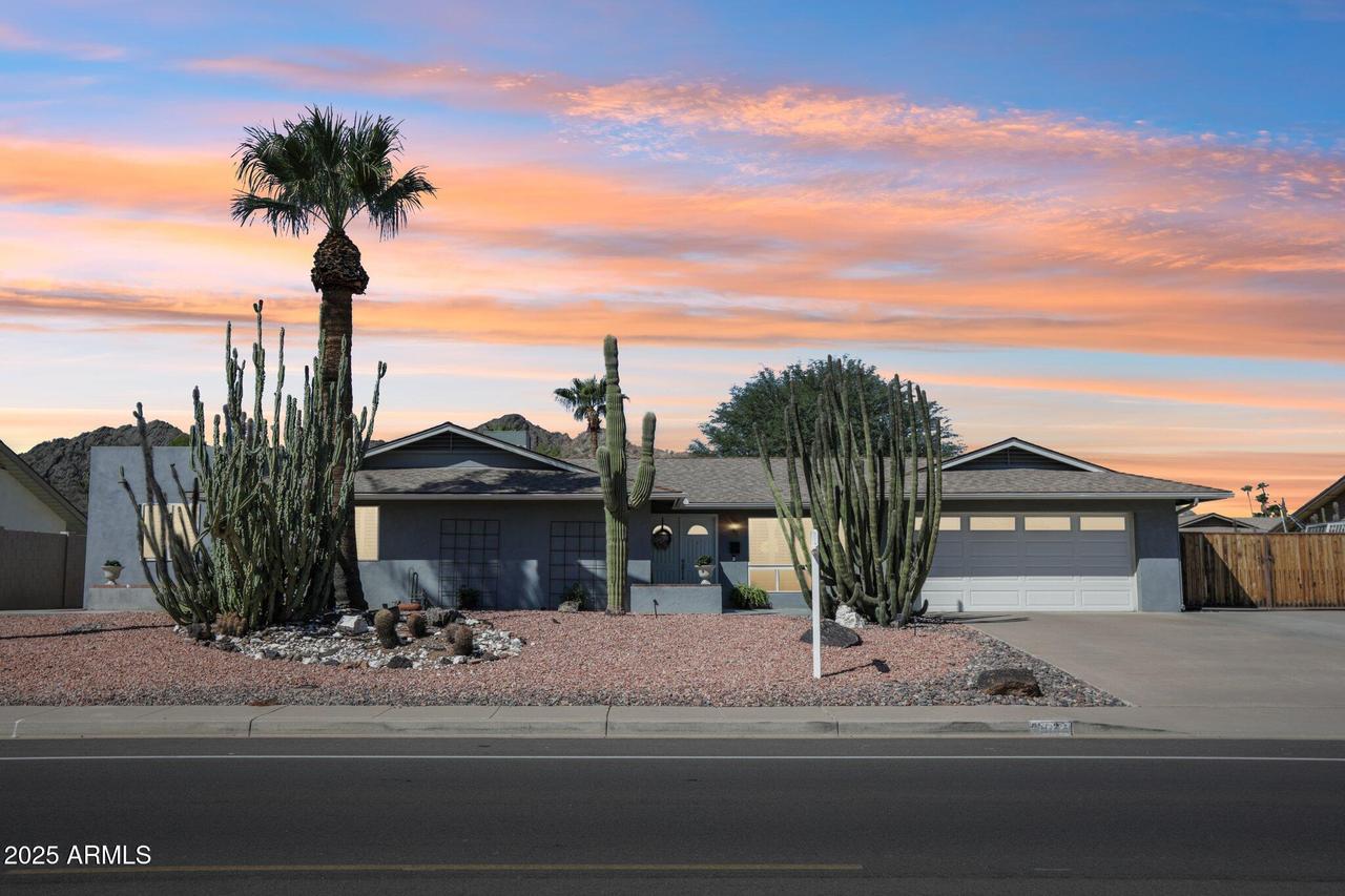 10034 N 26th St., Phoenix, AZ 85028