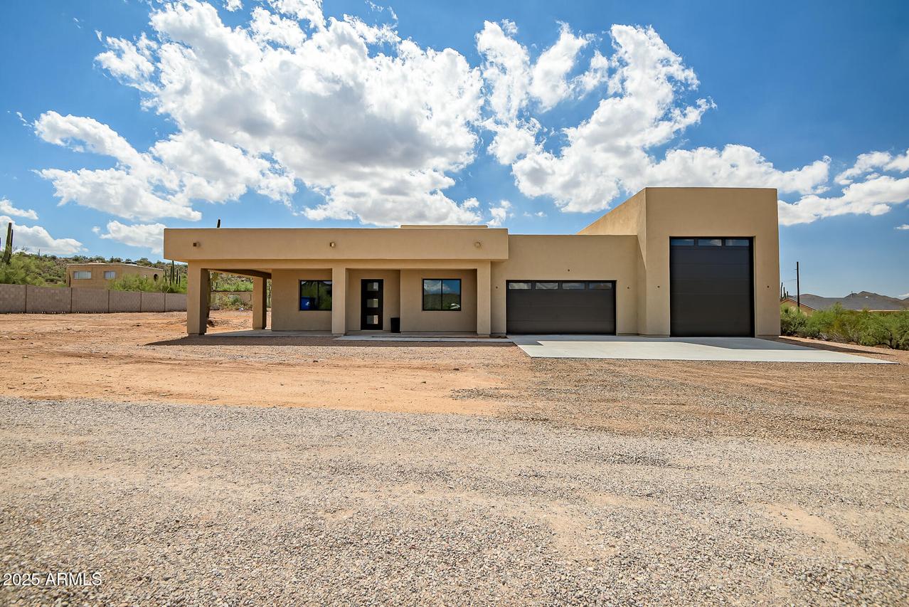 441 W Roughrider Rd., New River, AZ 85087
