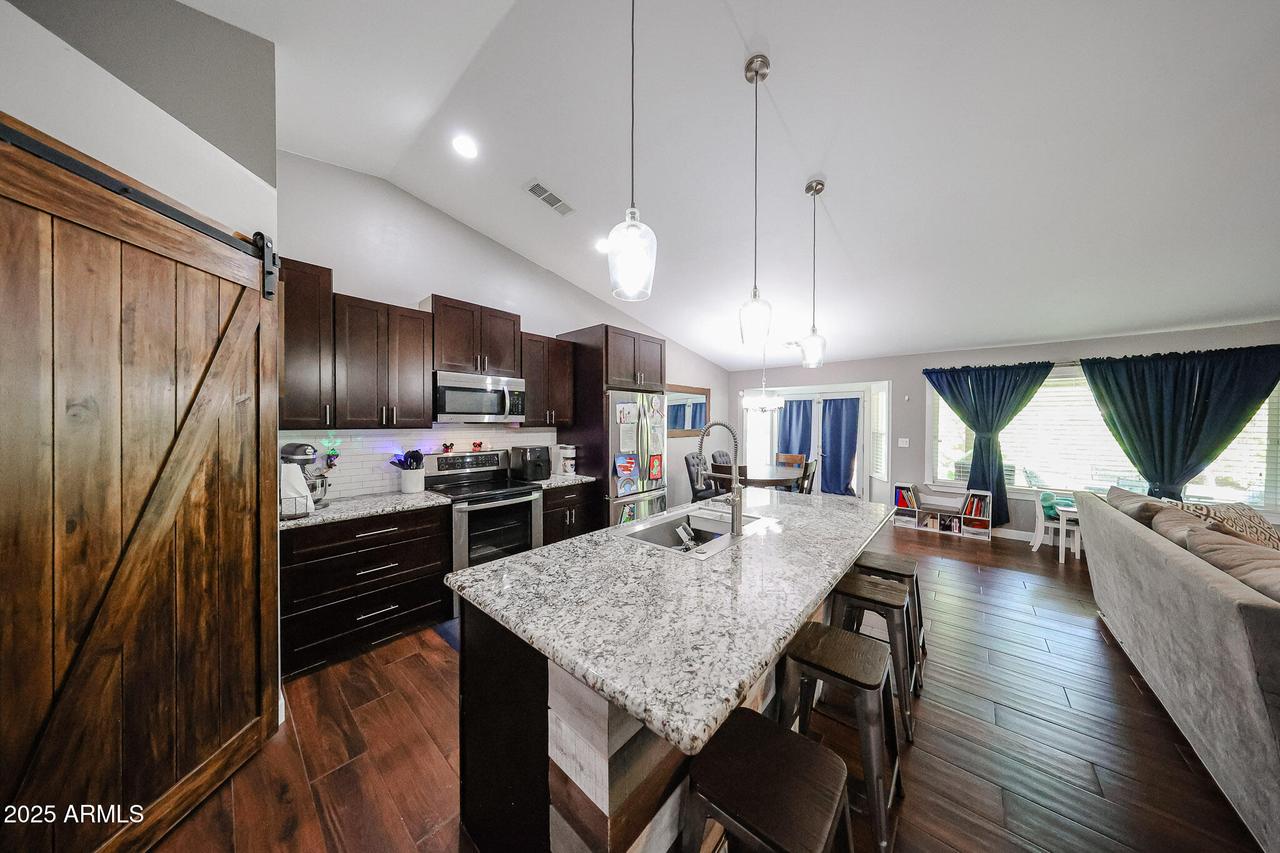 9114 W Maui Ln., Peoria, AZ 85381