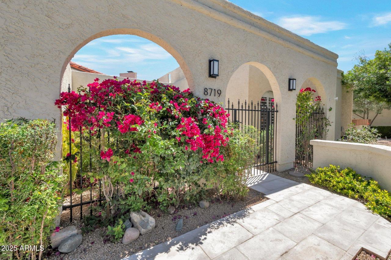 8719 E San Marino Dr., Scottsdale, AZ 85258