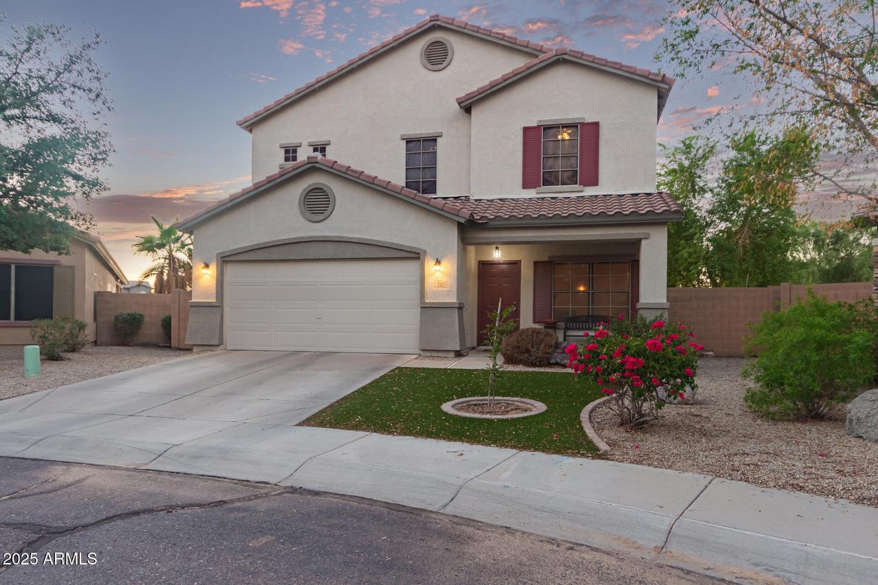 212 W Hayden Park Rd., San Tan Valley, AZ 85143