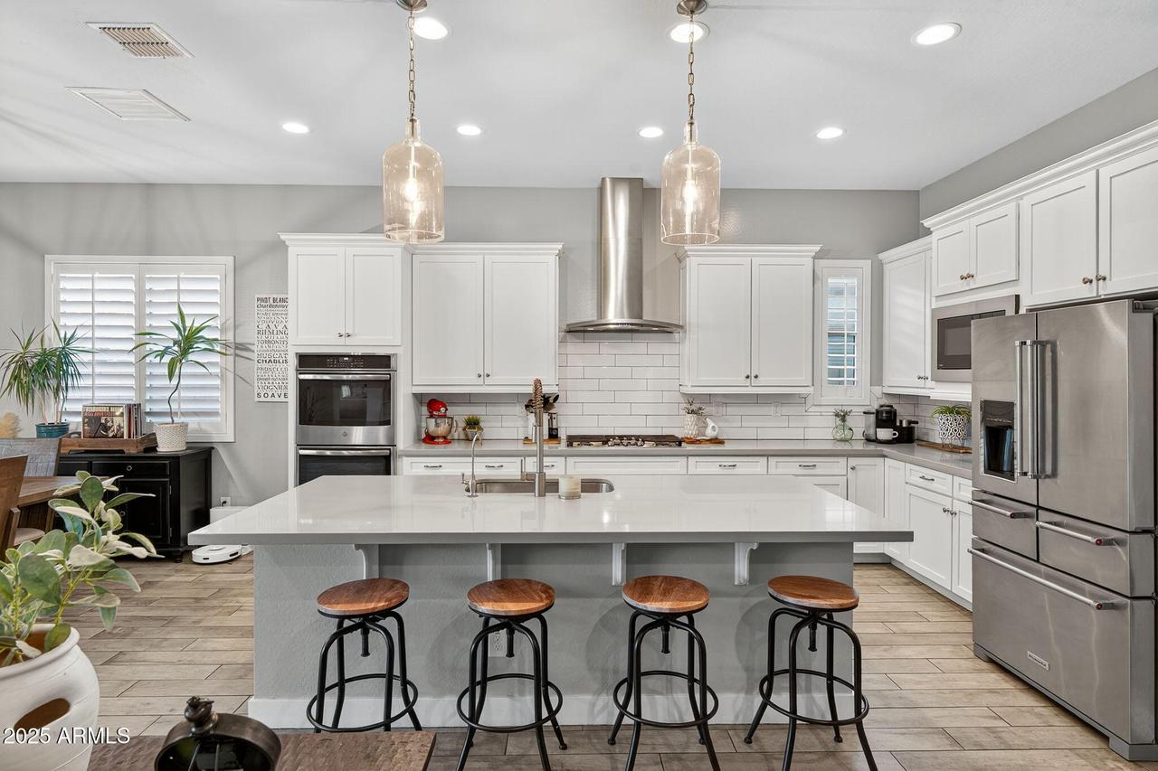 223 E Pasaro Dr., Phoenix, AZ 85085