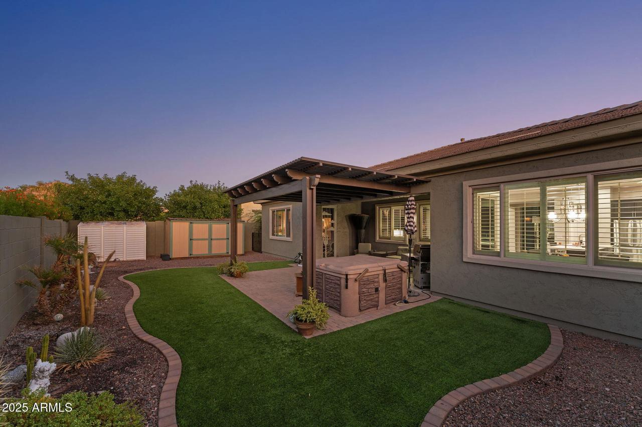 10246 W Oberlin Way, Peoria, AZ 85383