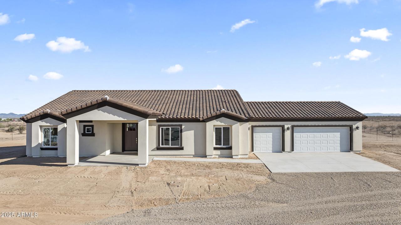 1041 N 371st Ln., Tonopah, AZ 85354