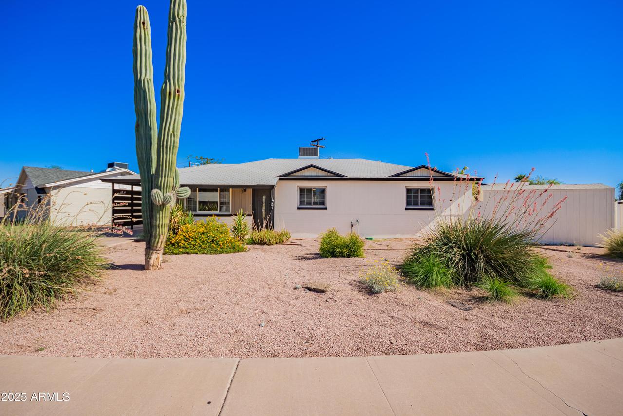 1721 S Shafer Dr., Tempe, AZ 85281