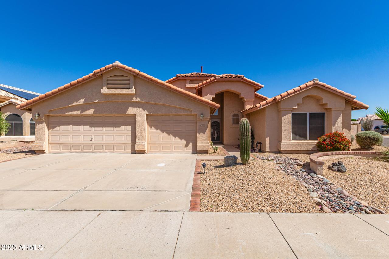 7910 W Adobe Dr., Glendale, AZ 85308