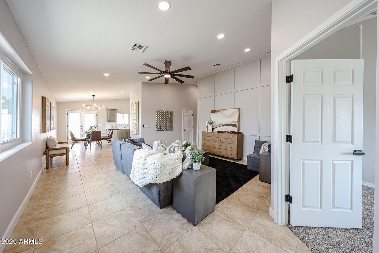 10334 E Diamond Ave., Mesa, AZ 85208